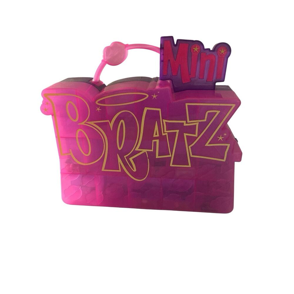Mini Bratz Dolls Collectible Case Lot With 14 Minis And 4 Mini Makeup